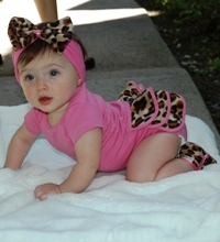 Baby Lollipop Leopard Set-onesie
headband
baby booties
baby gift
baby bella maya